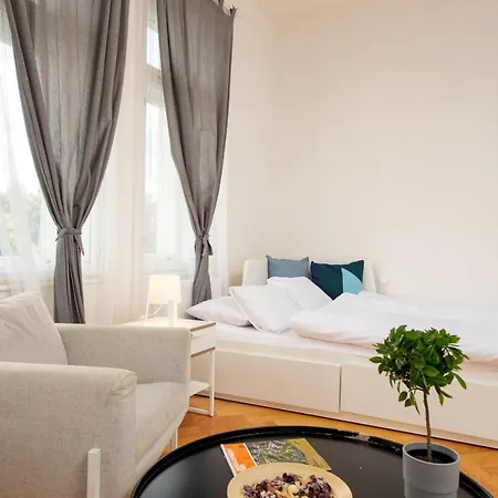 Apartment Park Karlin *