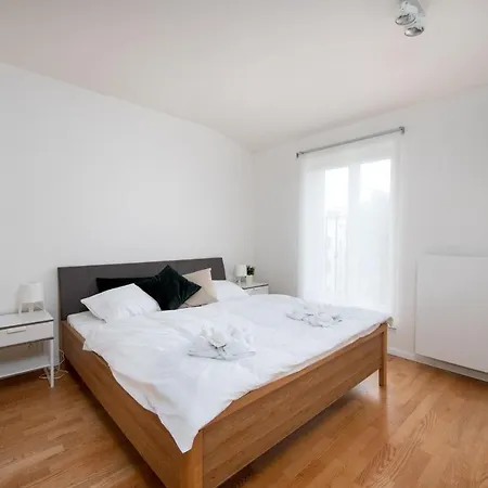 Apartment Park Karlin *
