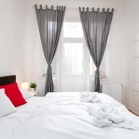 Park Karlin Apartment *